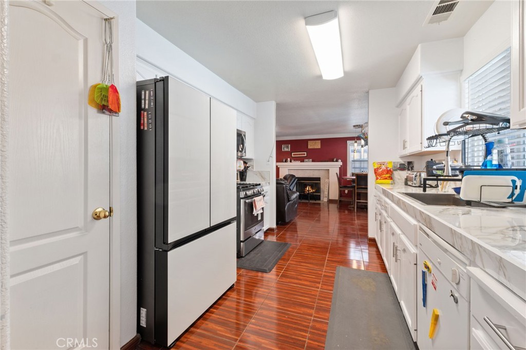 180 Cheney Ln, Coalinga, CA 93210