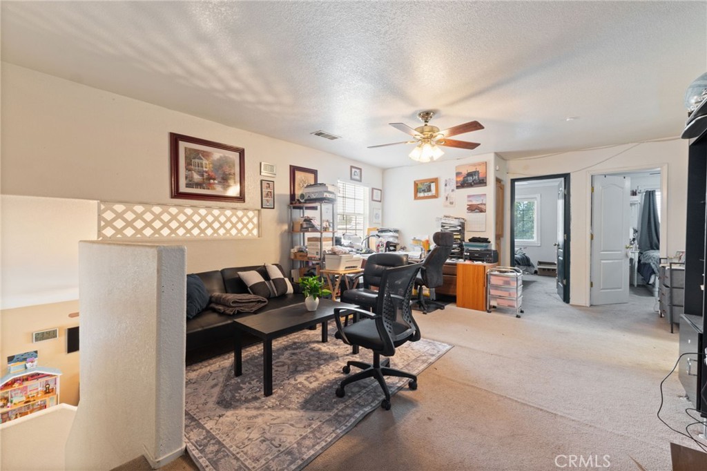 180 Cheney Ln, Coalinga, CA 93210