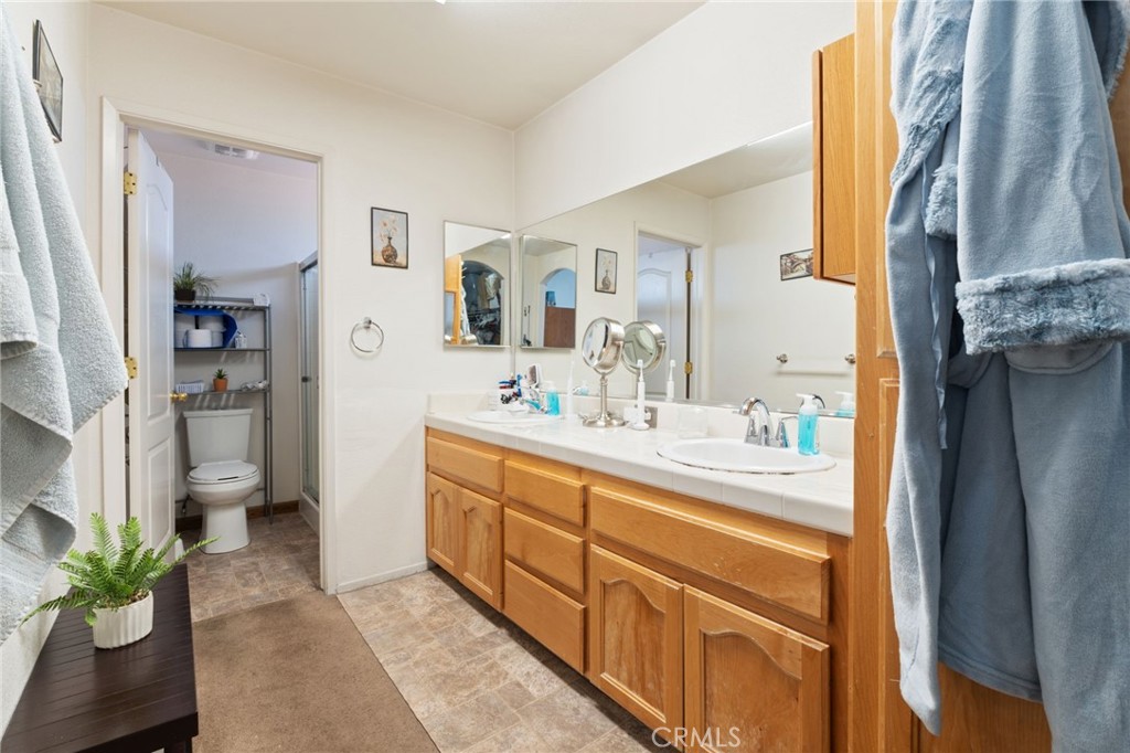 180 Cheney Ln, Coalinga, CA 93210