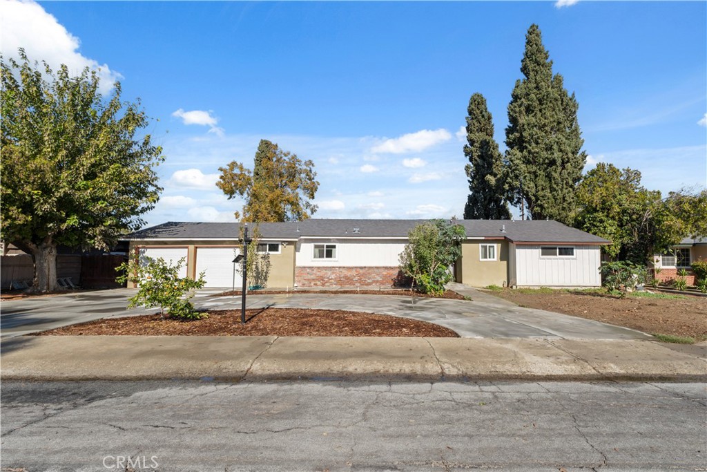 424 W Yale Ave, Coalinga, CA 93210