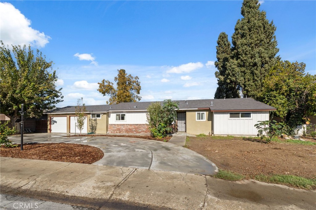 424 W Yale Ave, Coalinga, CA 93210