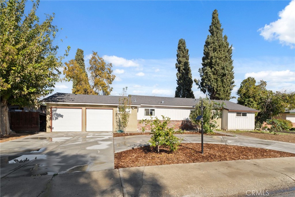 424 W Yale Ave, Coalinga, CA 93210