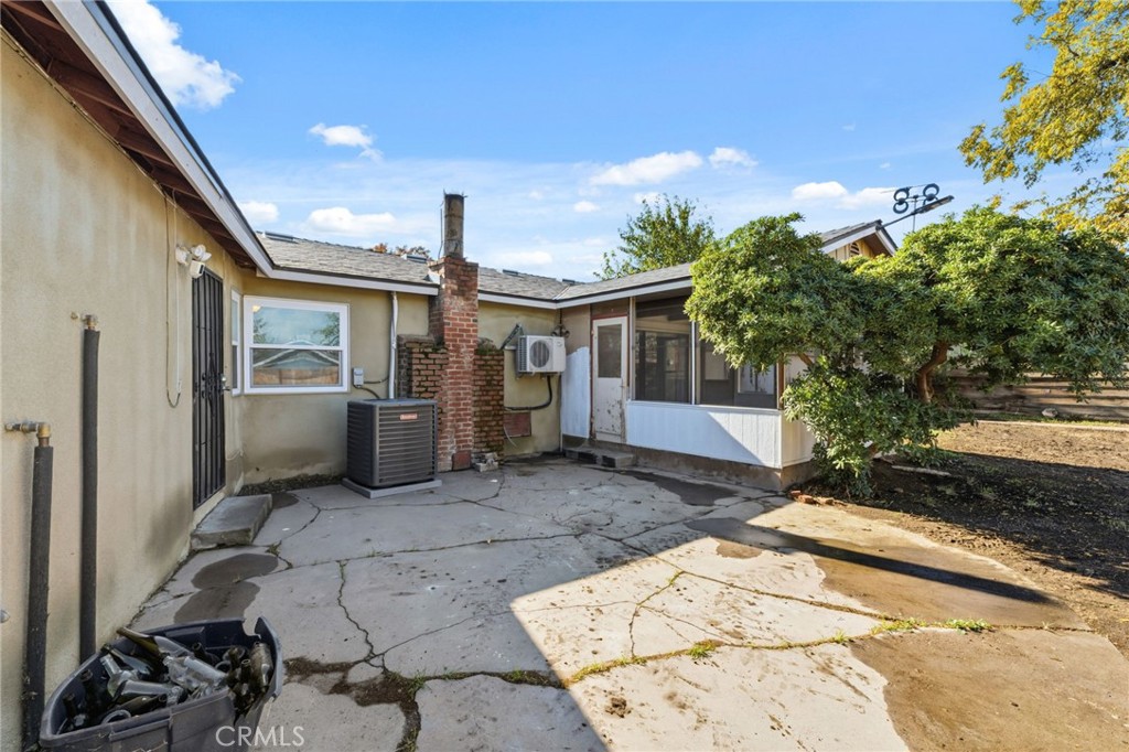 424 W Yale Ave, Coalinga, CA 93210