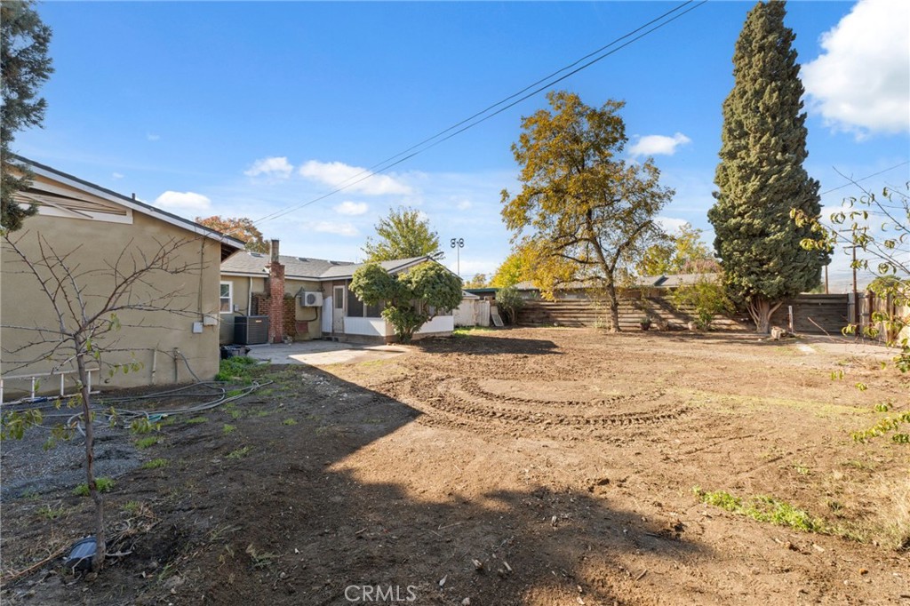 424 W Yale Ave, Coalinga, CA 93210