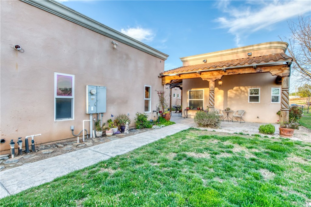 17433 El Dorado, Madera, CA 93636