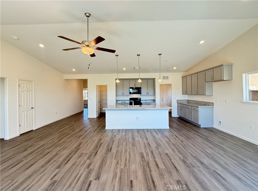 1200 Orange St, Avenal, CA 93204