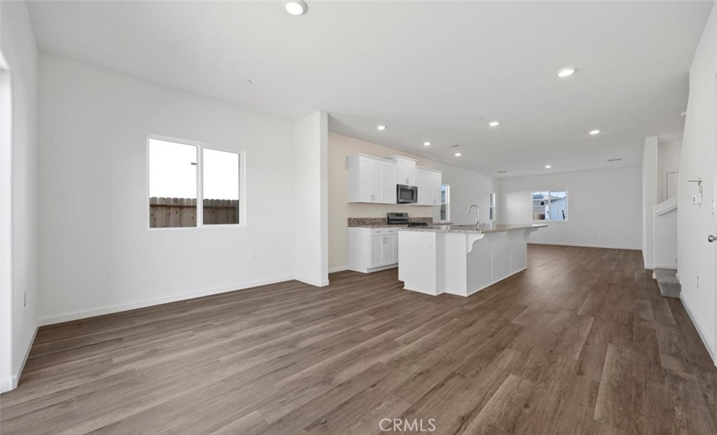 858 S Philip Ave, Fowler, CA 93625