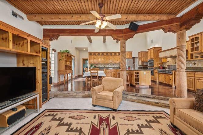 17433 El Dorado Dr, Madera, CA 93636