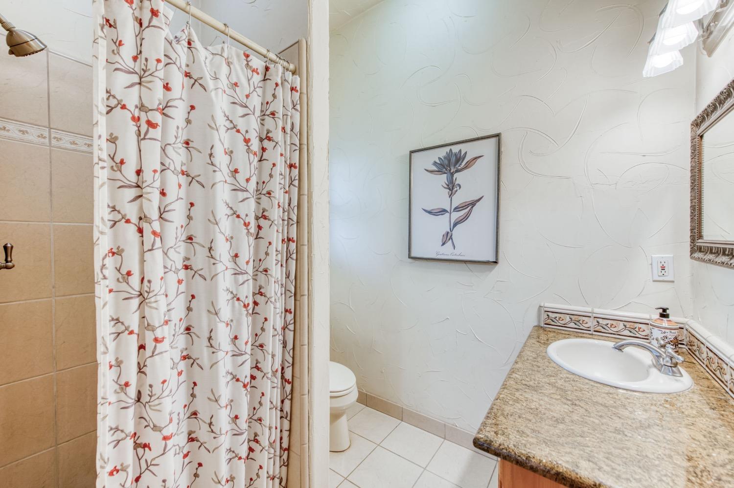 17433 El Dorado Dr, Madera, CA 93636