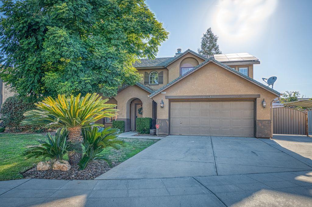 3372 Greenfield Ave, Clovis, CA 93611
