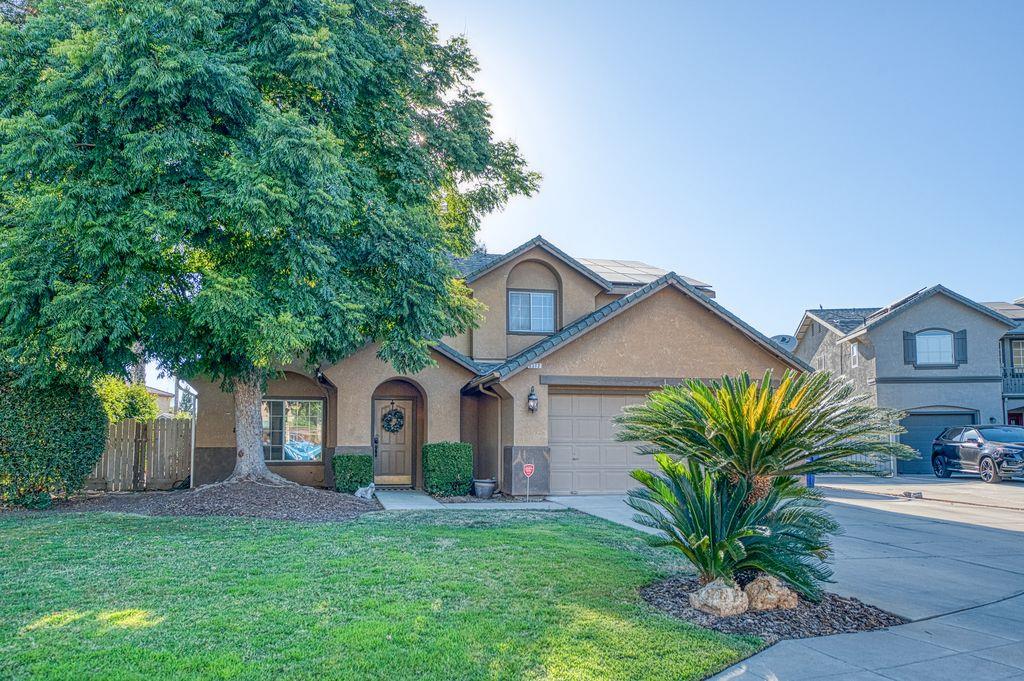 3372 Greenfield Ave, Clovis, CA 93611