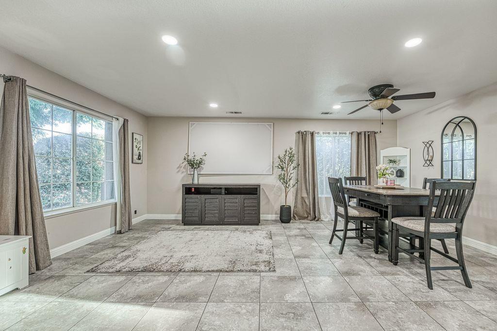 3372 Greenfield Ave, Clovis, CA 93611