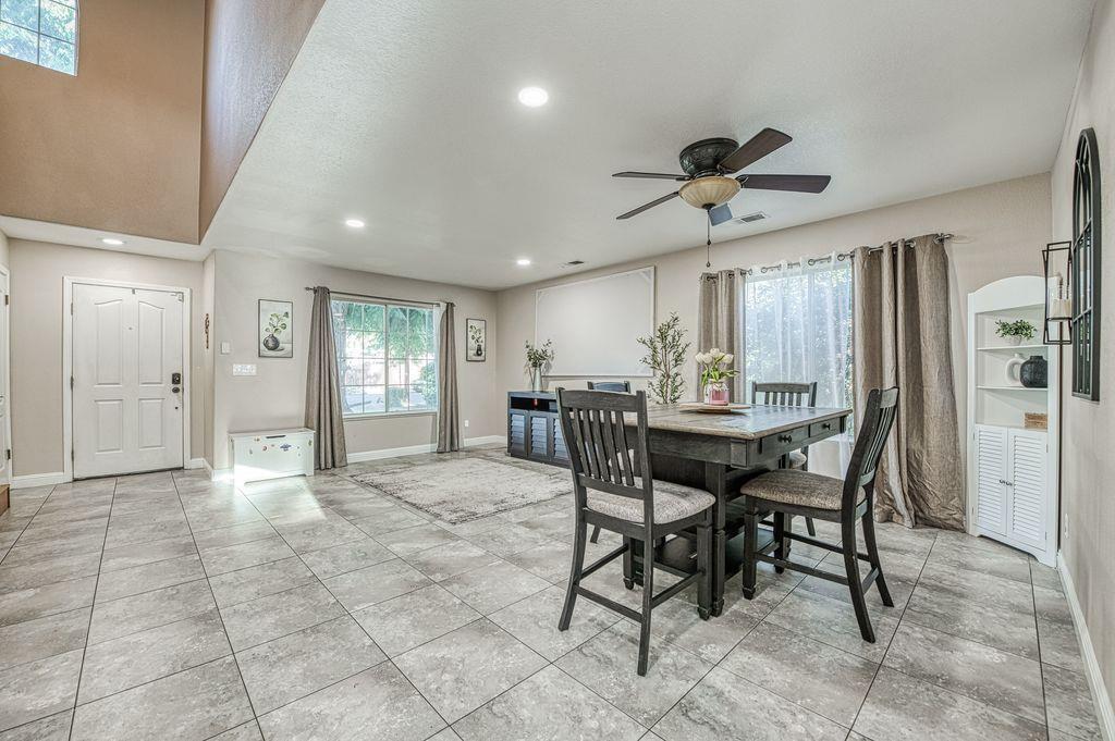 3372 Greenfield Ave, Clovis, CA 93611