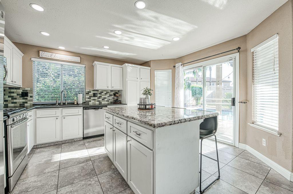 3372 Greenfield Ave, Clovis, CA 93611