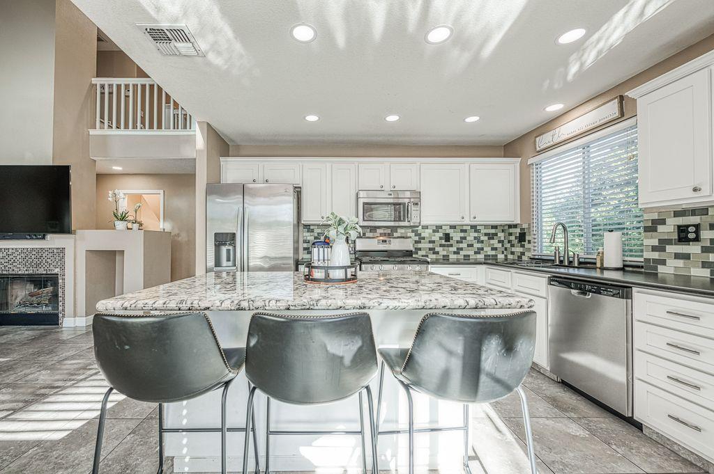 3372 Greenfield Ave, Clovis, CA 93611