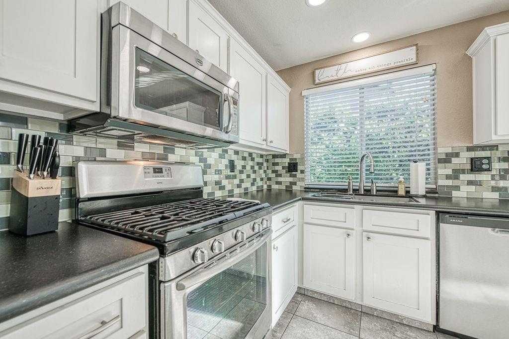 3372 Greenfield Ave, Clovis, CA 93611
