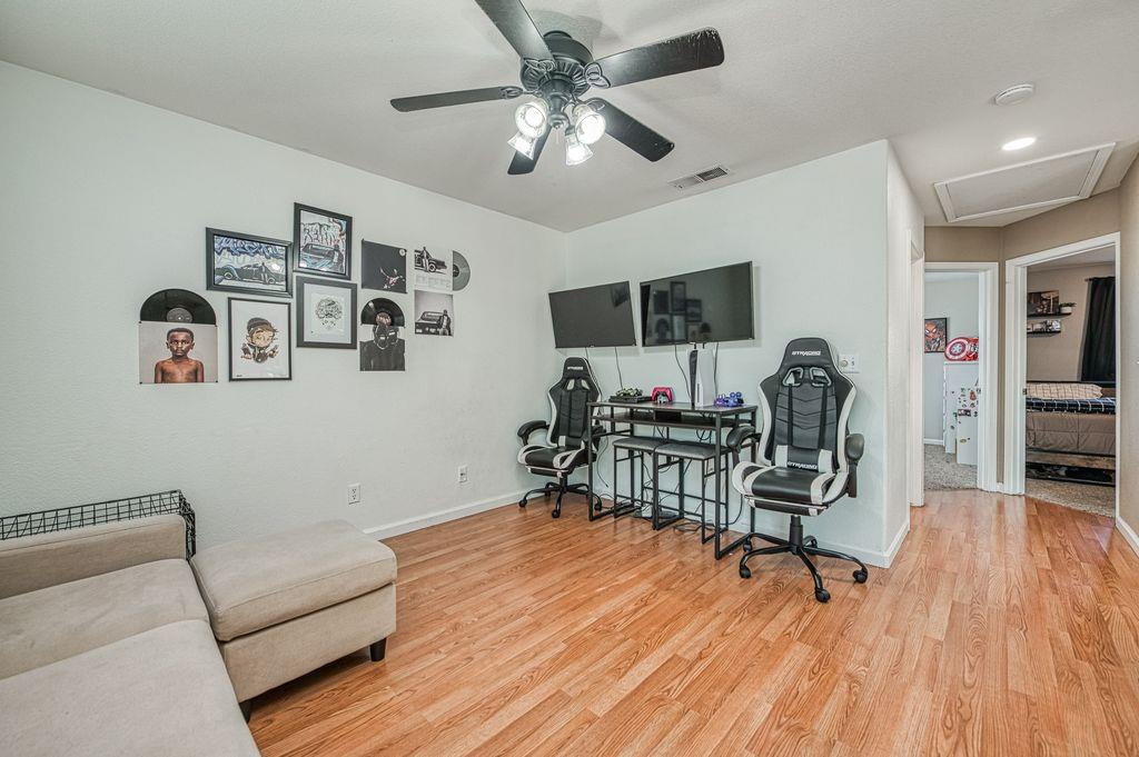 3372 Greenfield Ave, Clovis, CA 93611