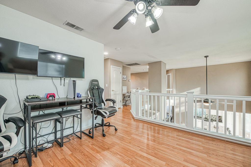 3372 Greenfield Ave, Clovis, CA 93611