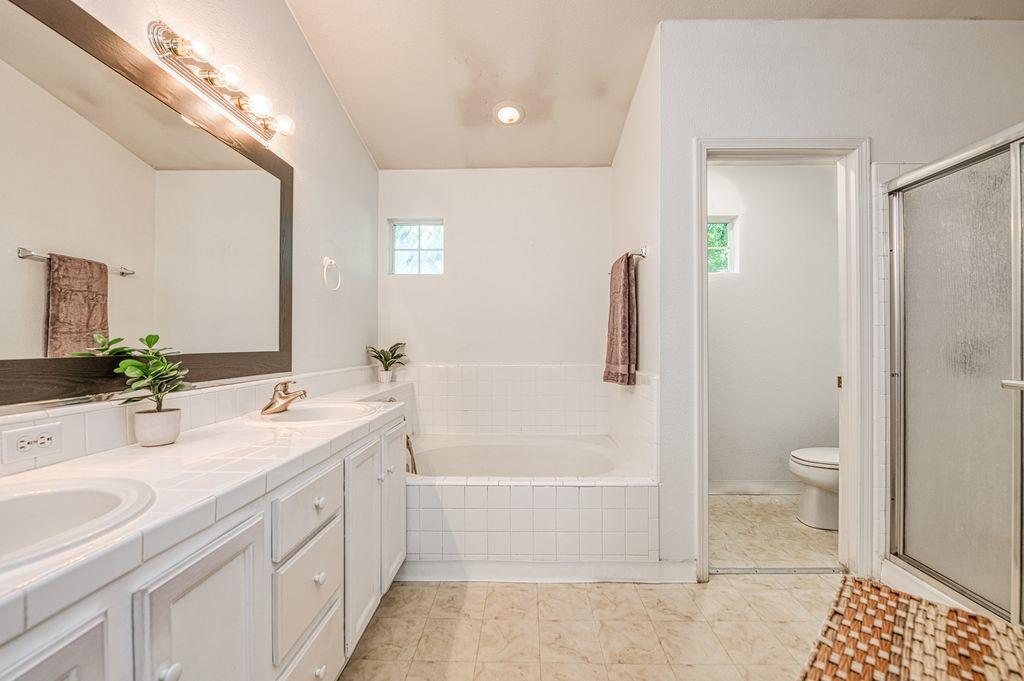 3372 Greenfield Ave, Clovis, CA 93611
