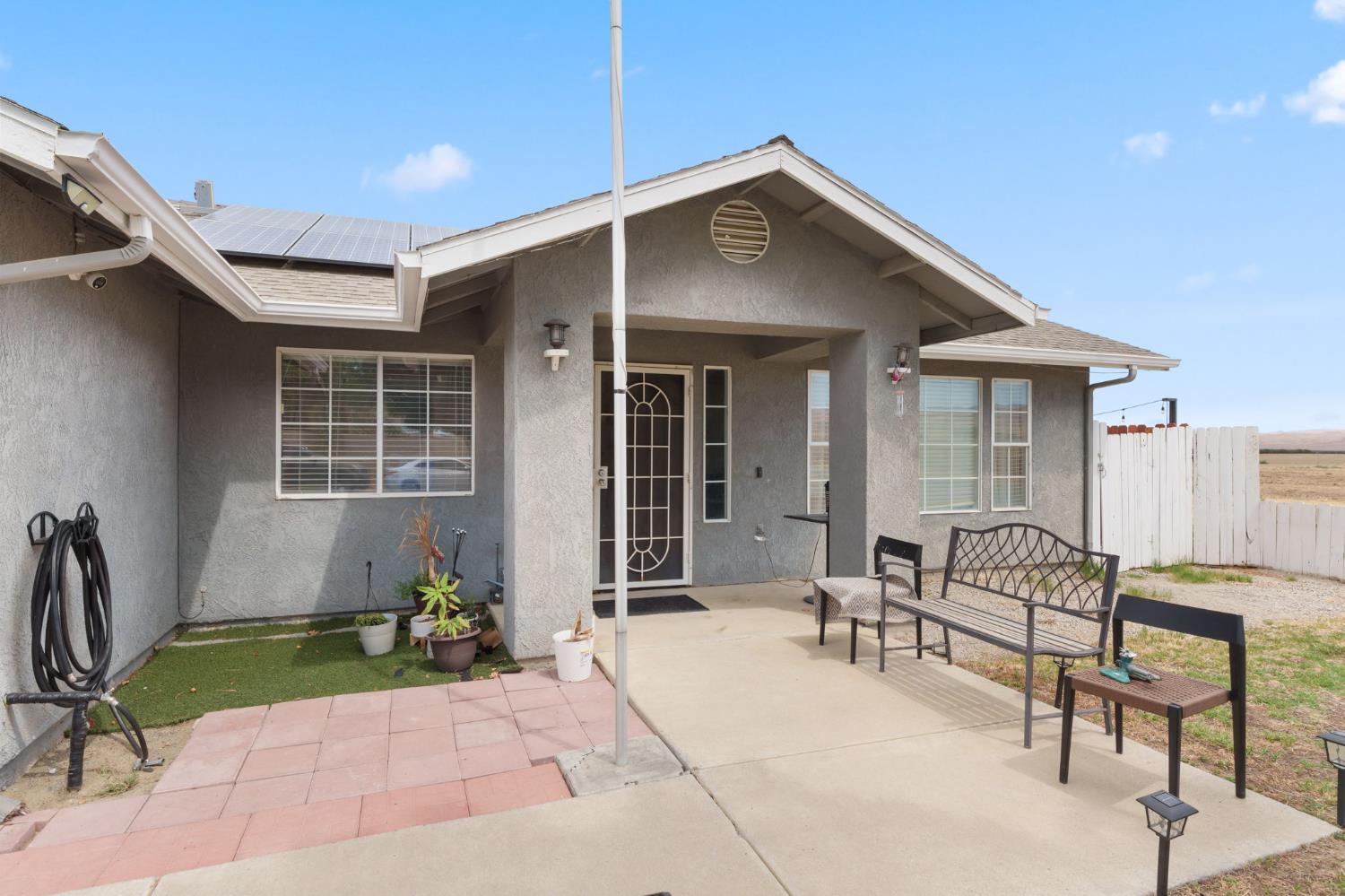 601 Saddleback St, Coalinga, CA 93210
