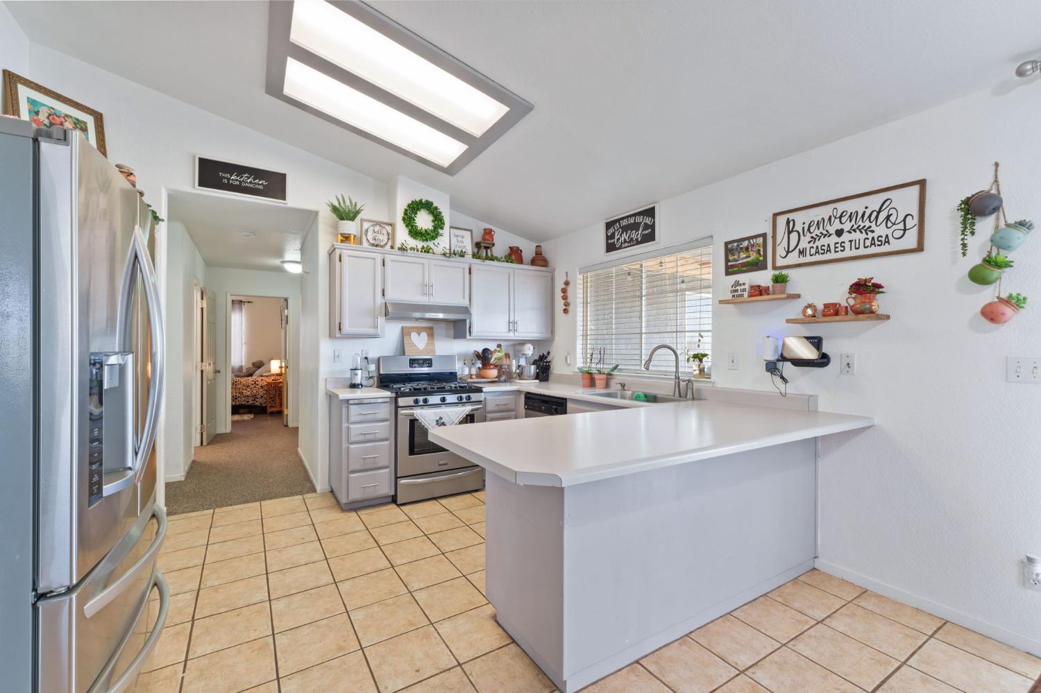 601 Saddleback St, Coalinga, CA 93210