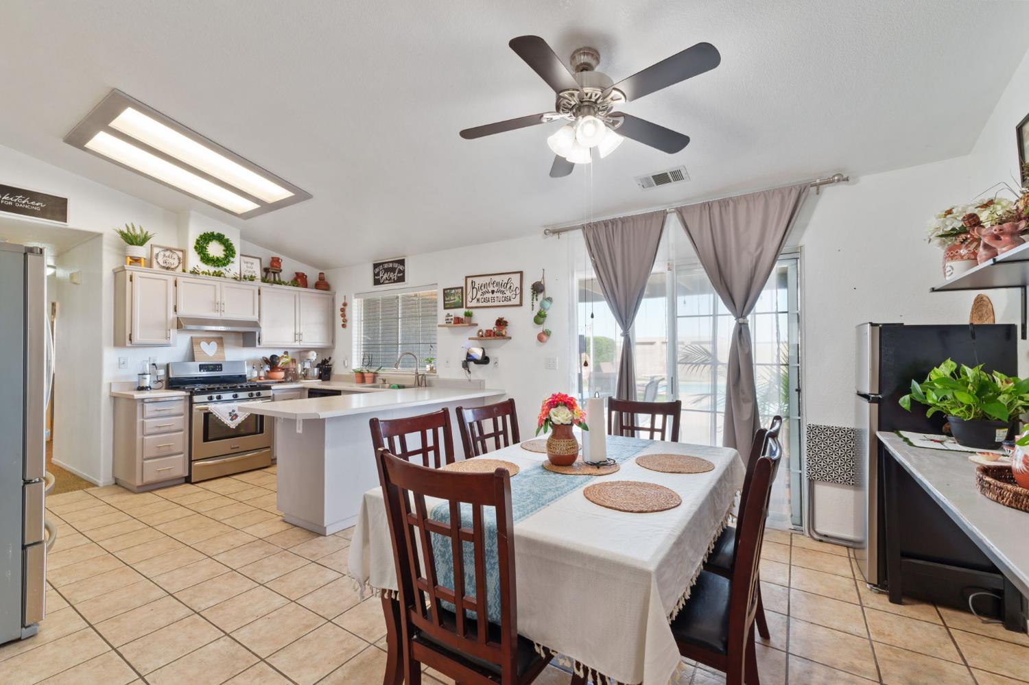 601 Saddleback St, Coalinga, CA 93210