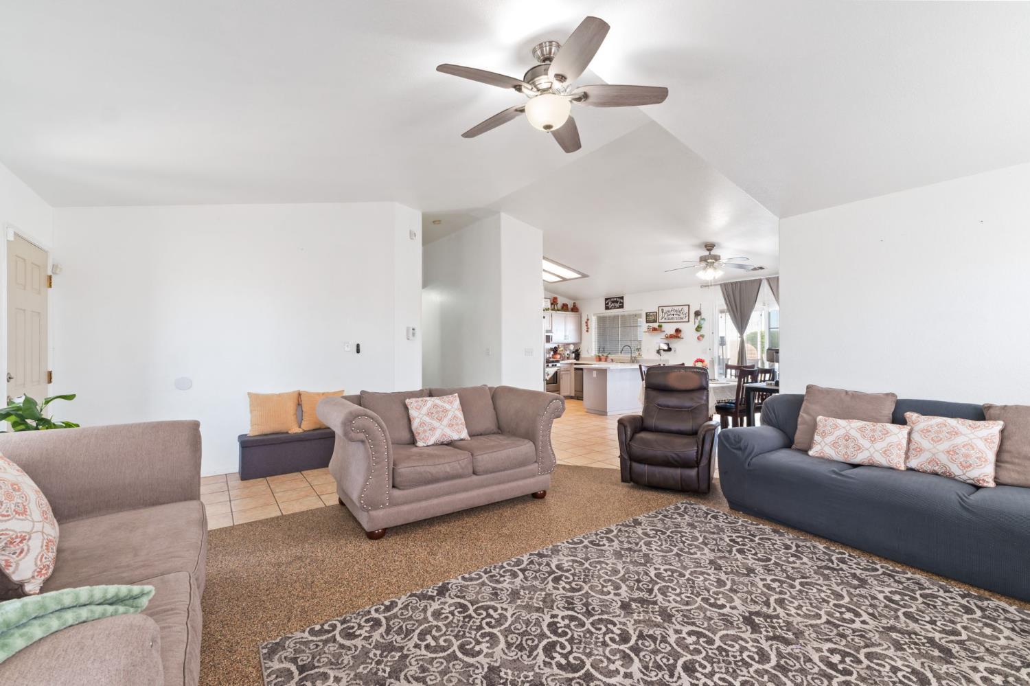 601 Saddleback St, Coalinga, CA 93210
