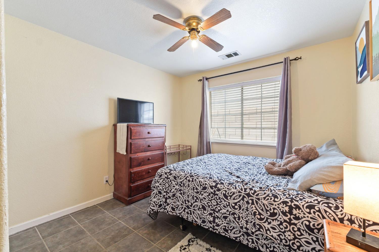 601 Saddleback St, Coalinga, CA 93210