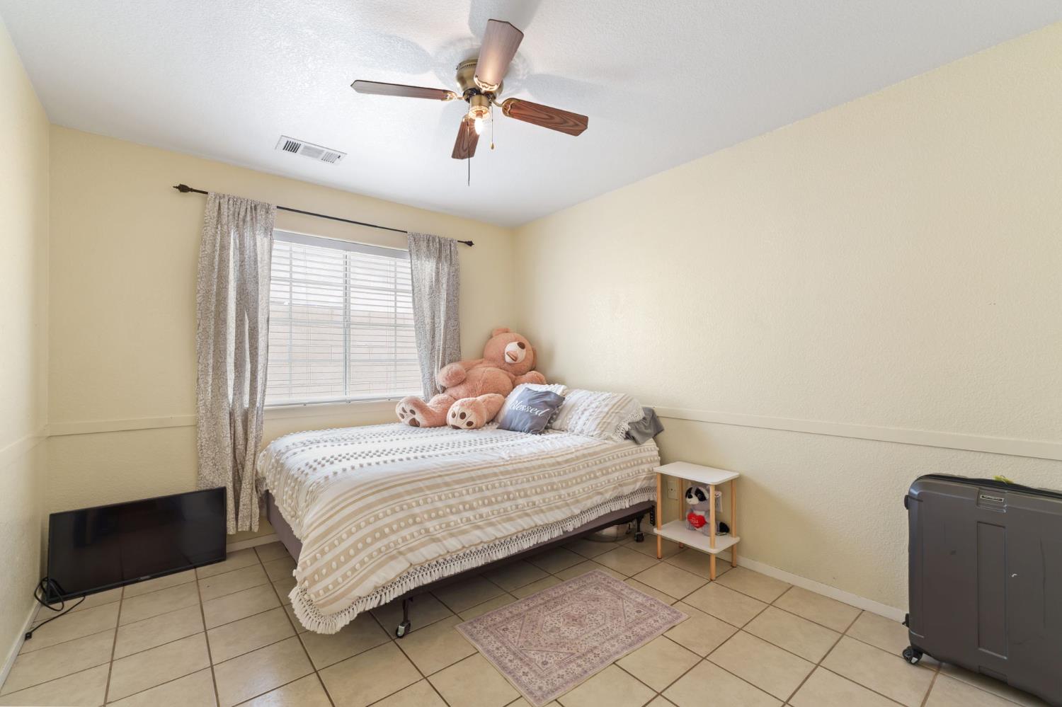 601 Saddleback St, Coalinga, CA 93210