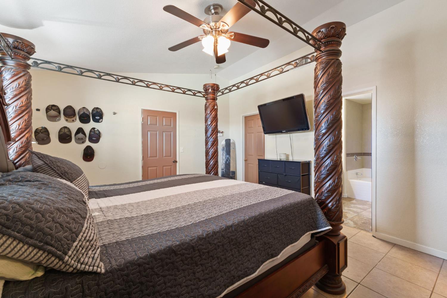 601 Saddleback St, Coalinga, CA 93210