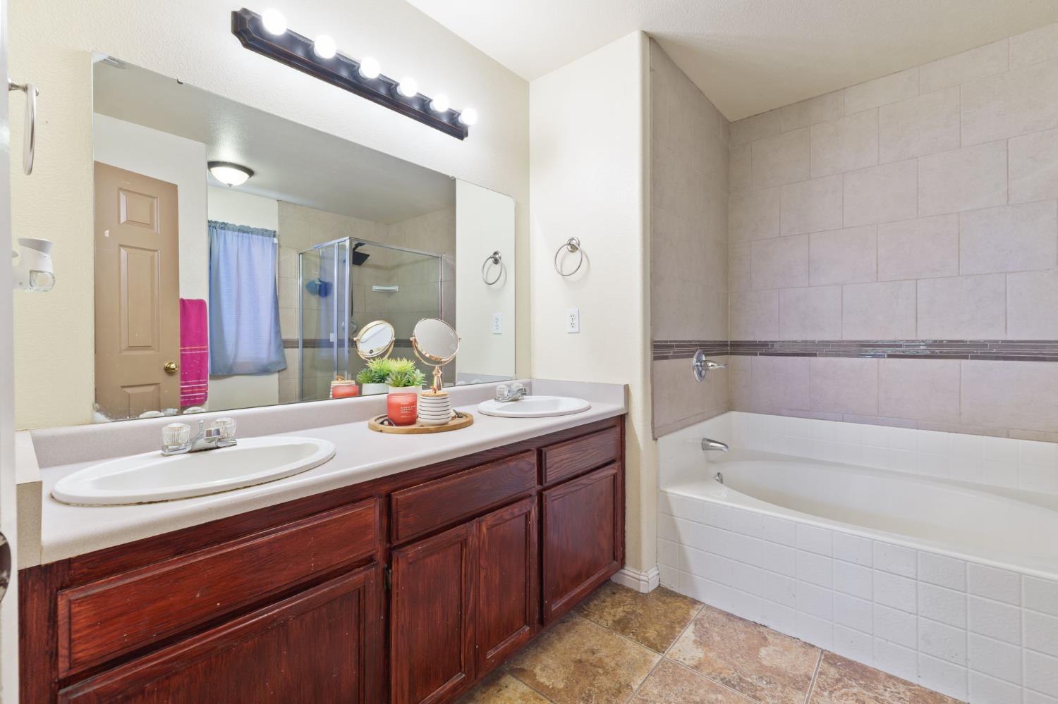 601 Saddleback St, Coalinga, CA 93210