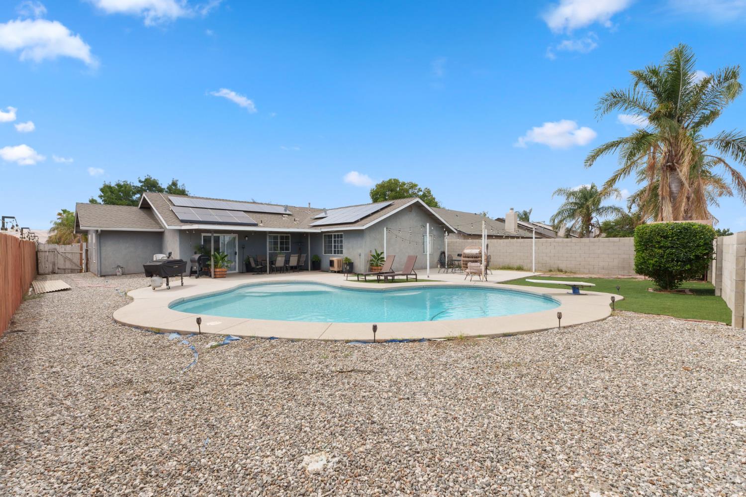 601 Saddleback St, Coalinga, CA 93210