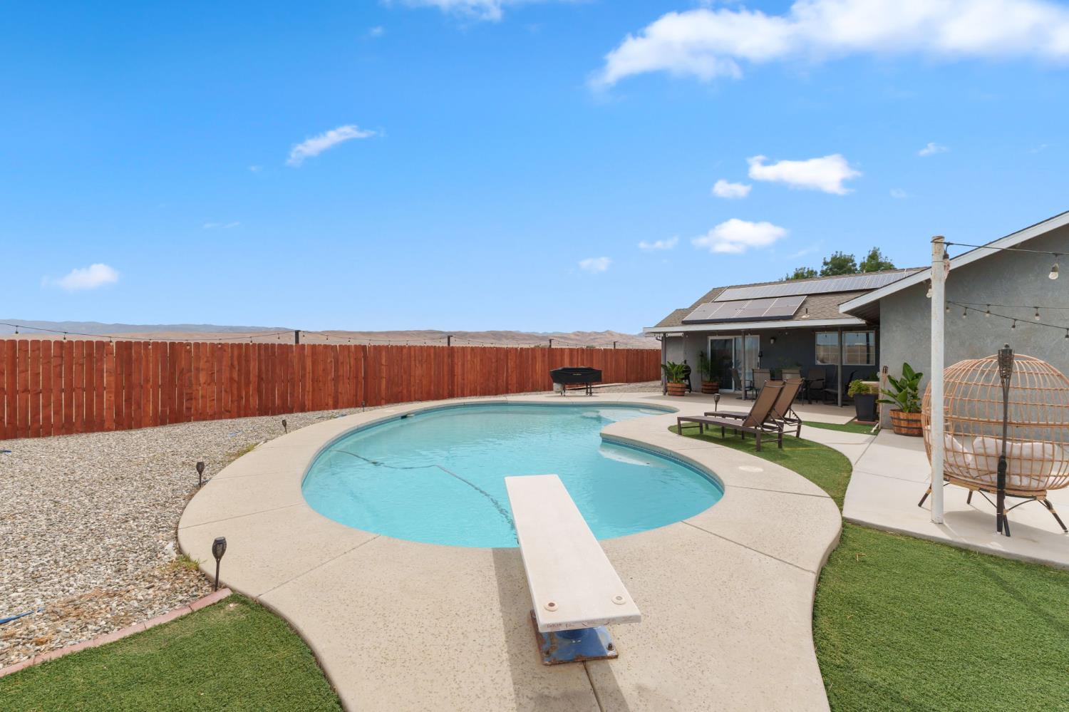 601 Saddleback St, Coalinga, CA 93210