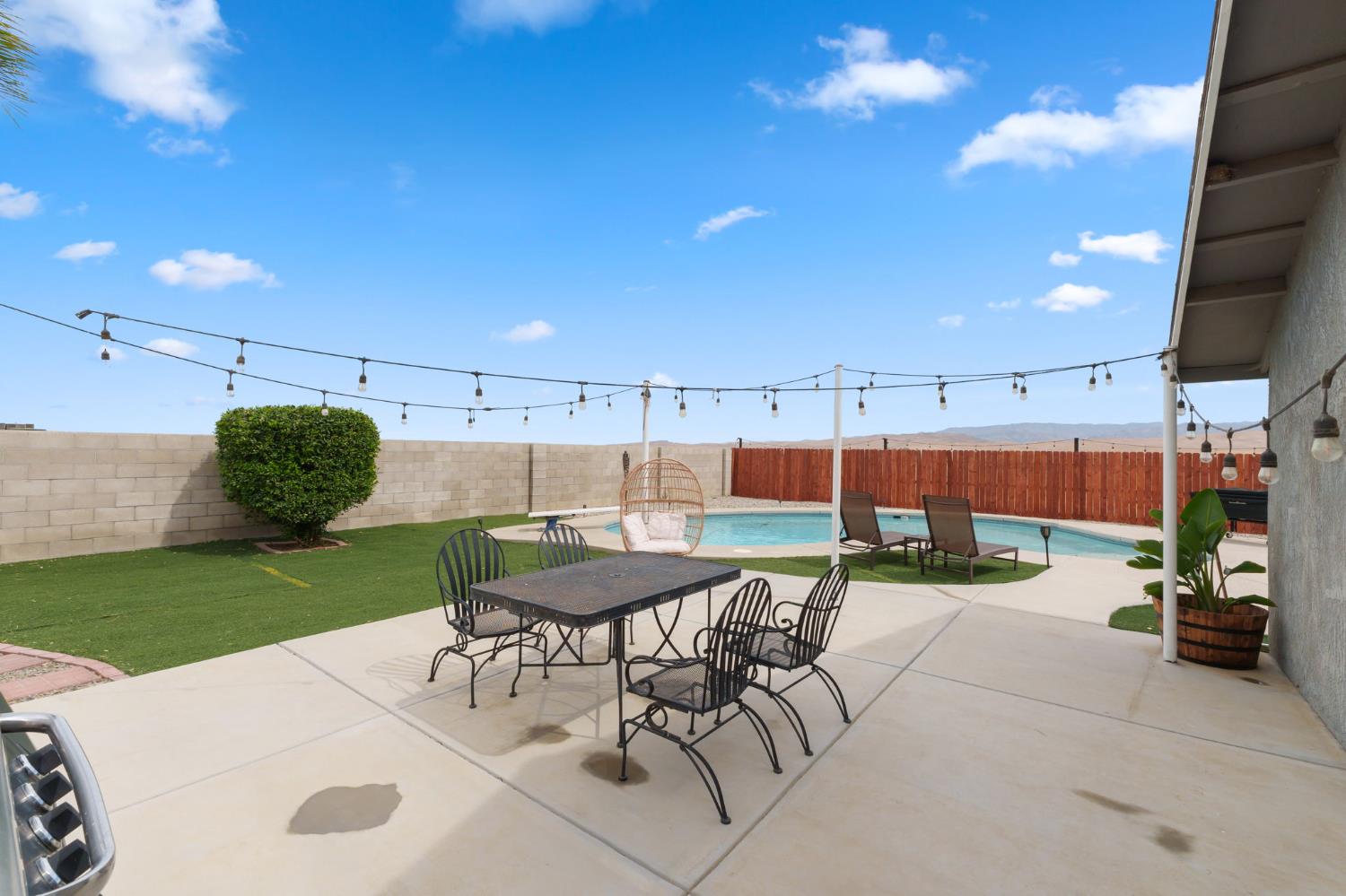 601 Saddleback St, Coalinga, CA 93210