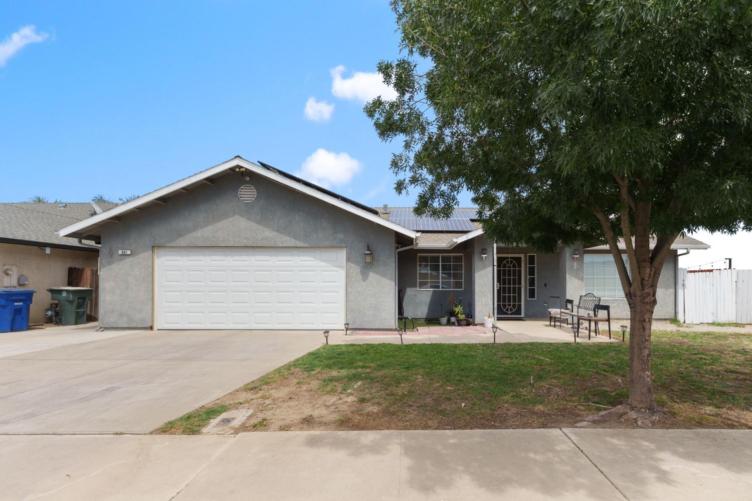 601 Saddleback St, Coalinga, CA 93210