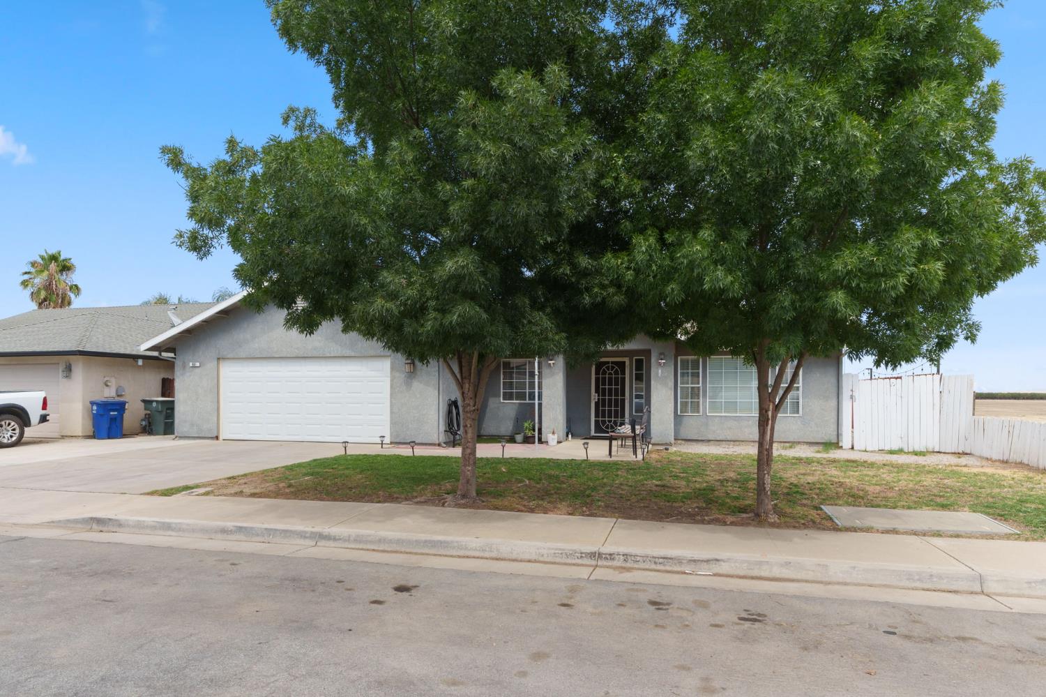 601 Saddleback St, Coalinga, CA 93210