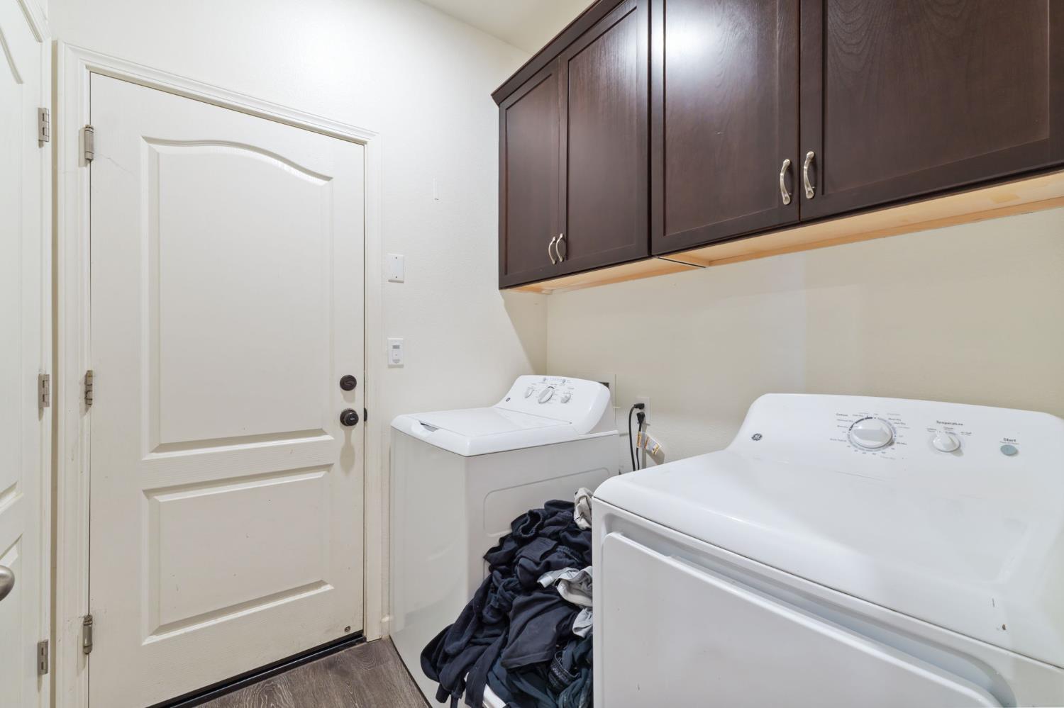 2082 Posa Chanet Blvd, Coalinga, CA 93210