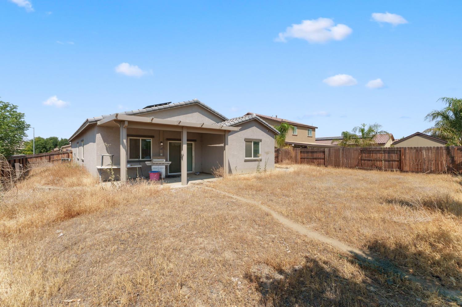 2082 Posa Chanet Blvd, Coalinga, CA 93210