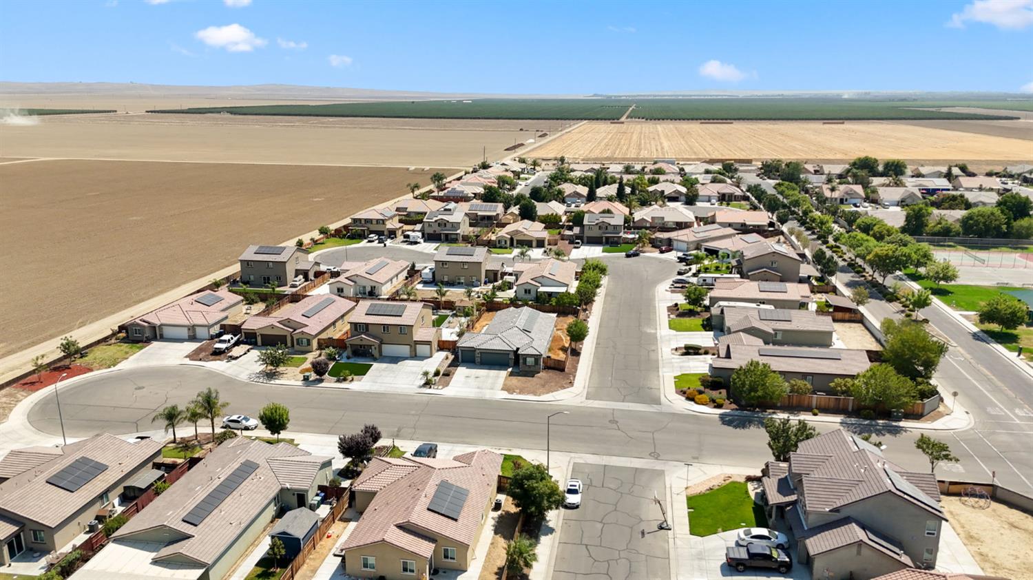 2082 Posa Chanet Blvd, Coalinga, CA 93210