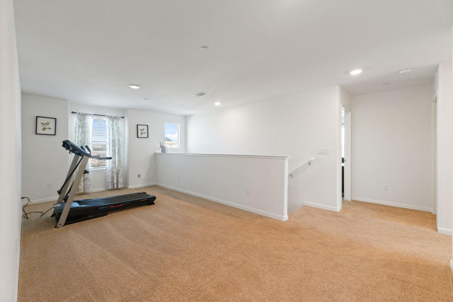 802 Reisling Ln, Coalinga, CA 93210