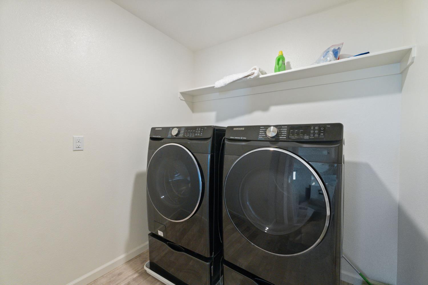 802 Reisling Ln, Coalinga, CA 93210