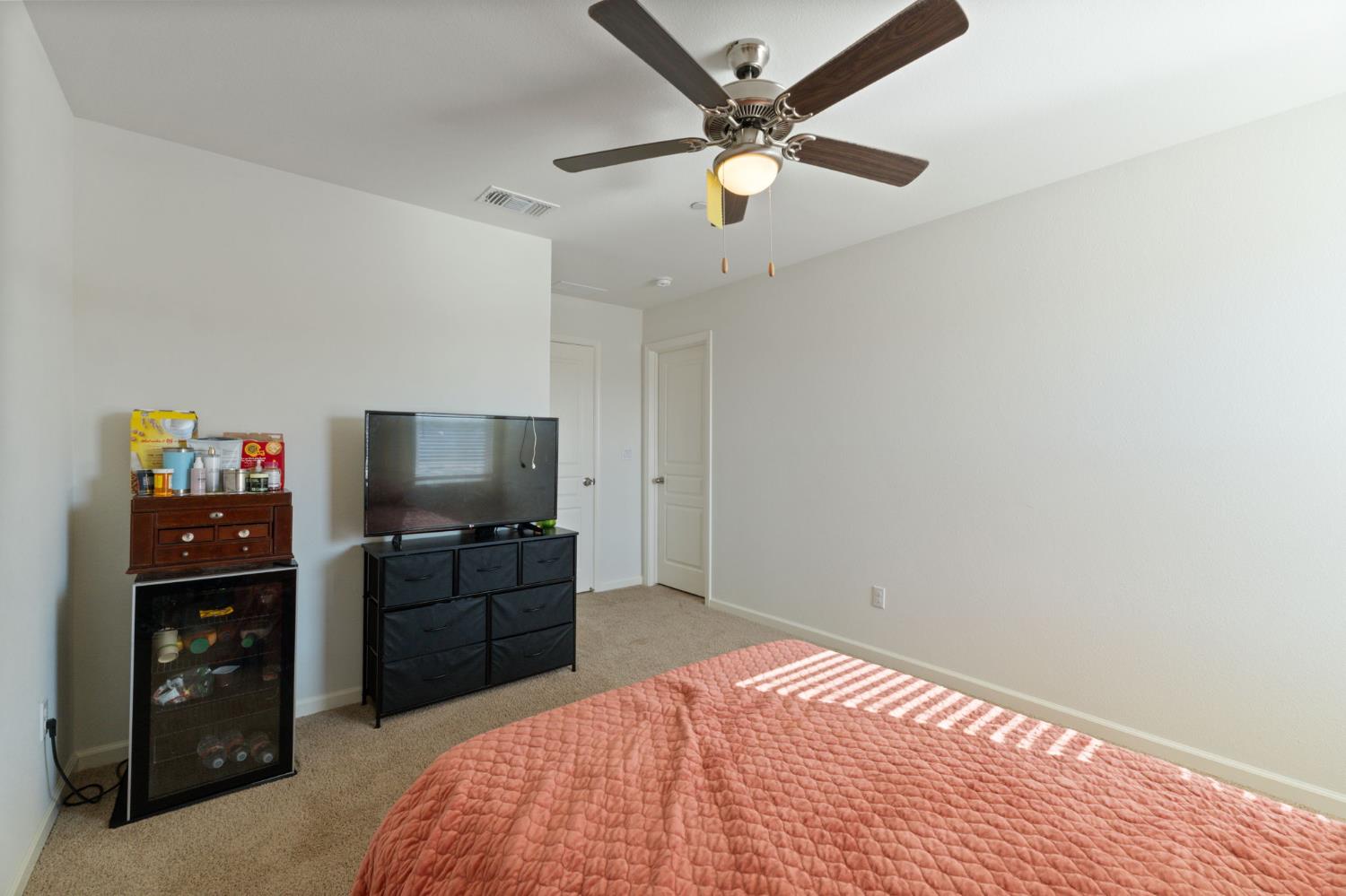 802 Reisling Ln, Coalinga, CA 93210