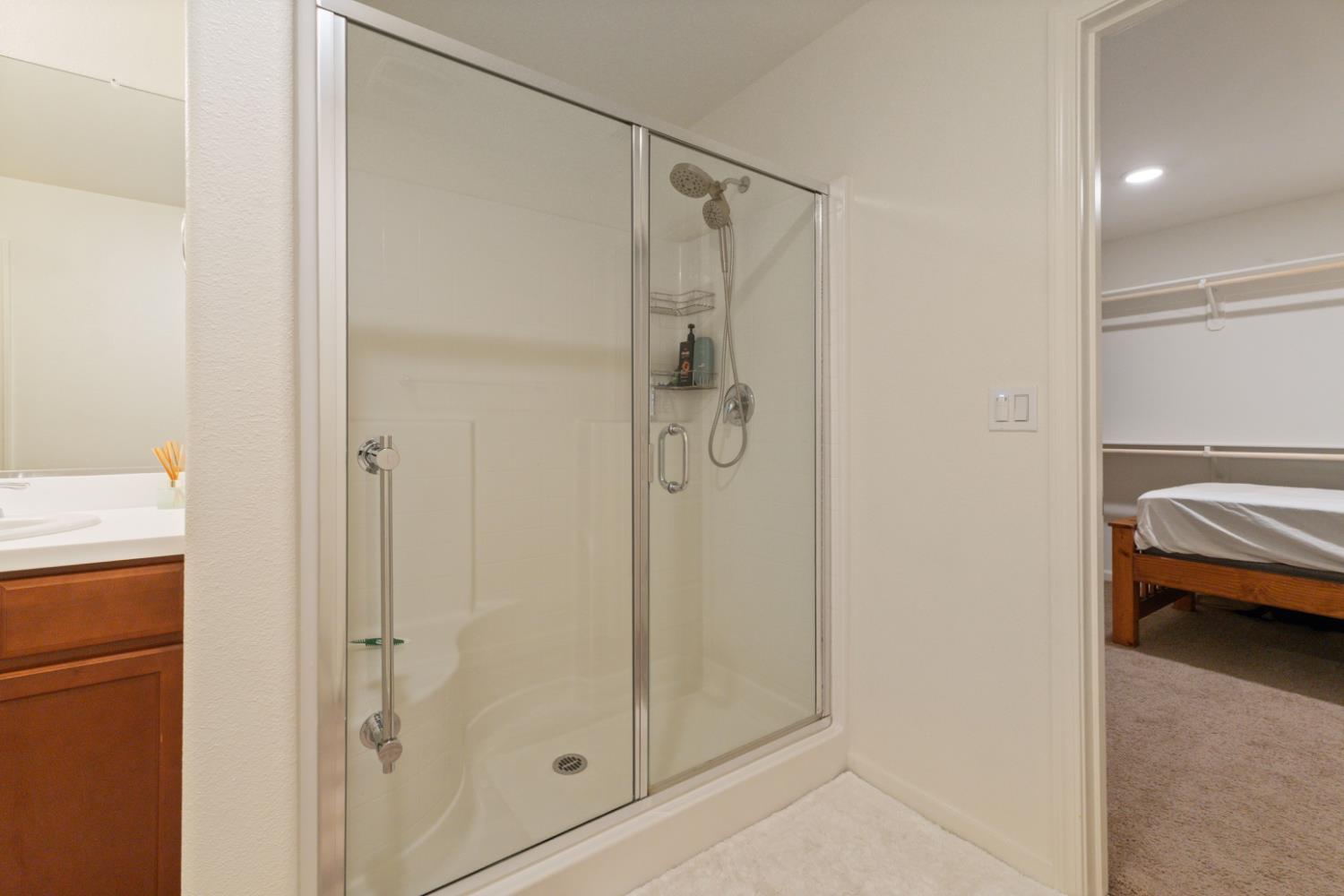 802 Reisling Ln, Coalinga, CA 93210