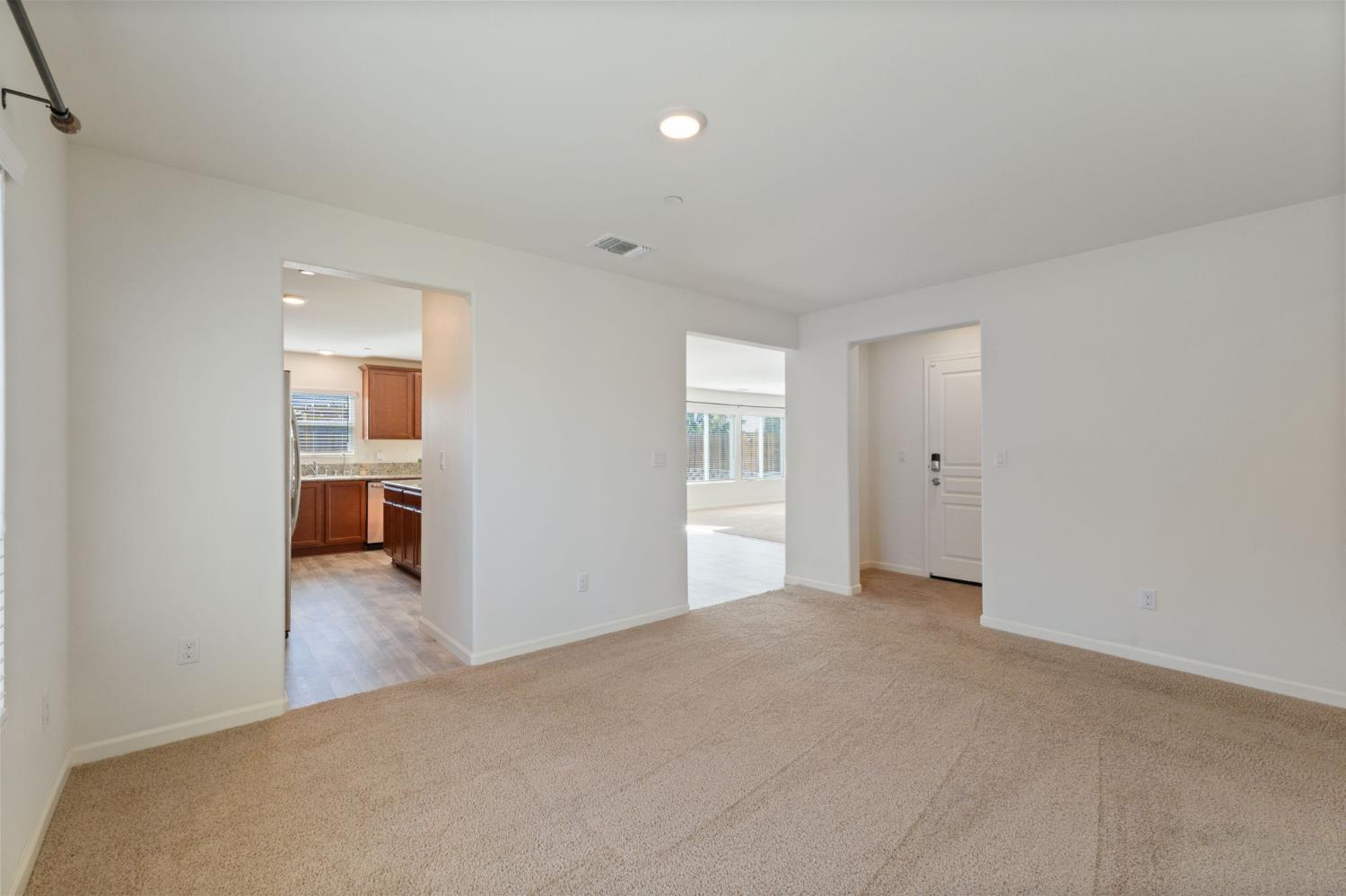 802 Reisling Ln, Coalinga, CA 93210