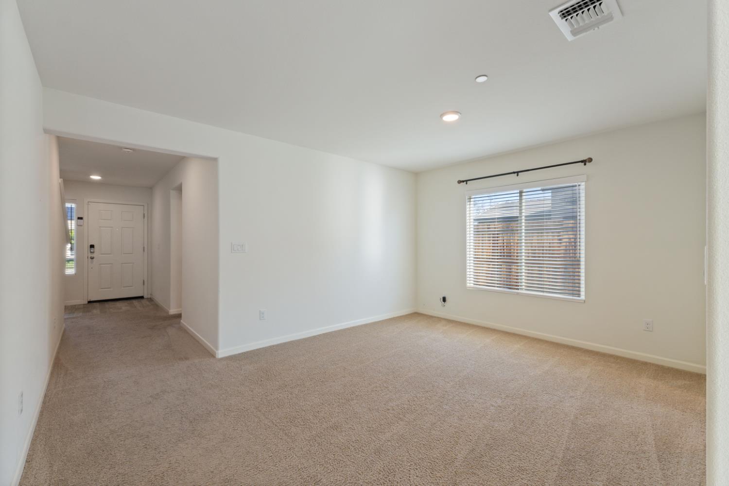 802 Reisling Ln, Coalinga, CA 93210