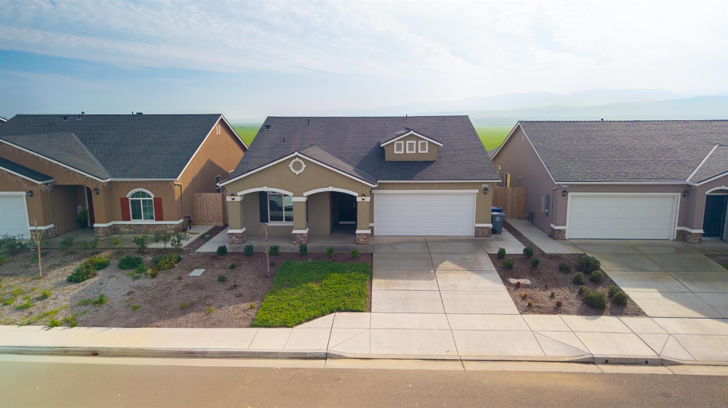 1132 E Orange St, Avenal, CA 93204