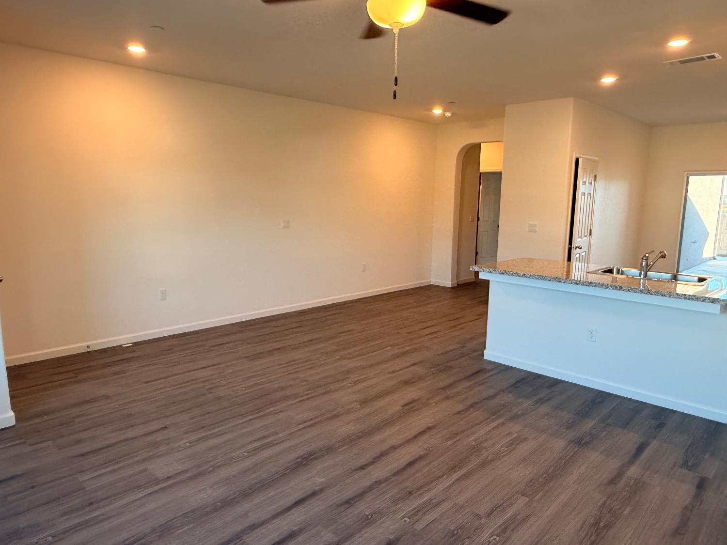 1105 E Orange St, Avenal, CA 93204