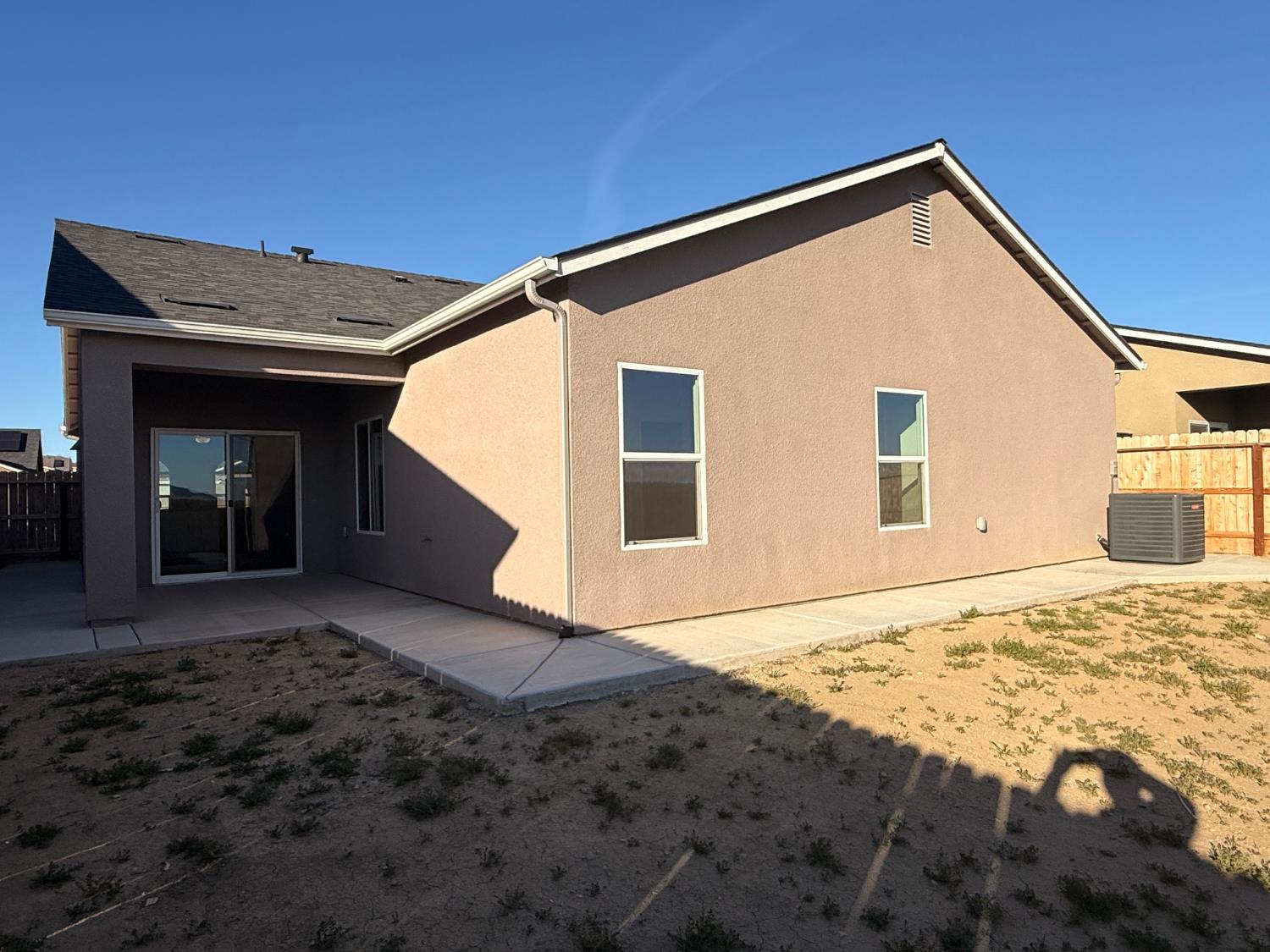 1105 E Orange St, Avenal, CA 93204