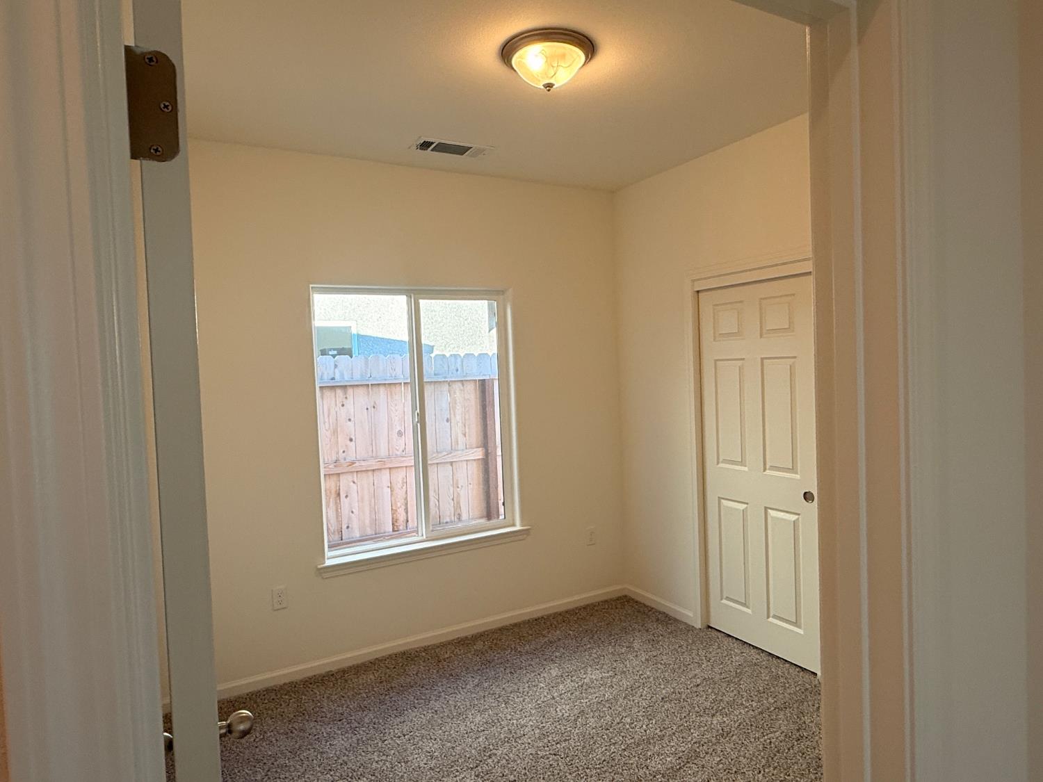 1105 E Orange St, Avenal, CA 93204