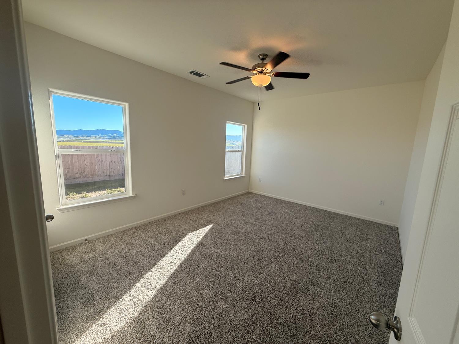 1105 E Orange St, Avenal, CA 93204